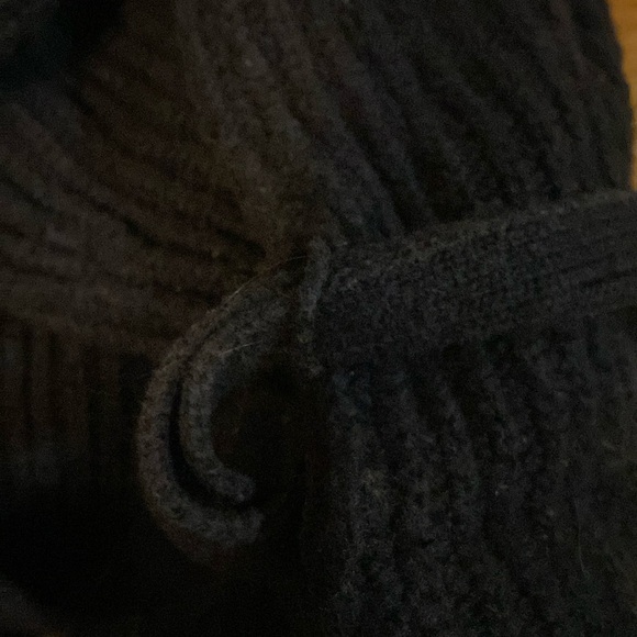 Oversized Navy Knit Sweater with Pockets - Picture 5 of 5